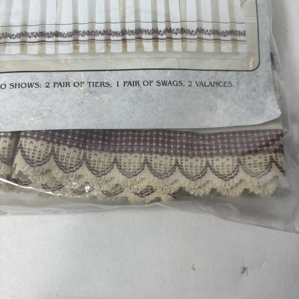 Arley‎ Valance Very Berry Burgundy 865 50